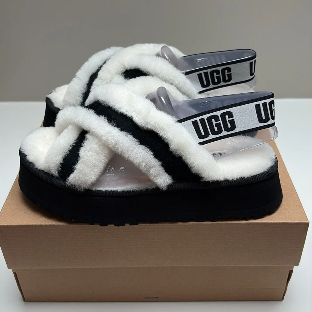 UGG Disco Cross Slide Brand New in Box w/Tag Size 9 Black White - Picture 2 of 9
